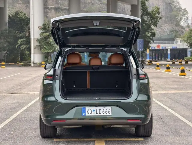Li Auto Ideal L6 Pro version