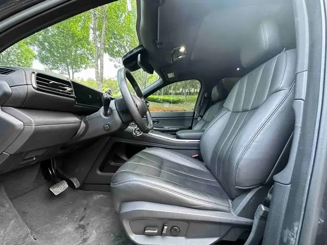 NIO NIO ES8 580KM base version six seats