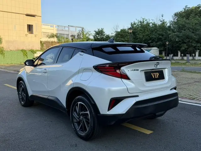 TOYOTA Toyota C-HR 2.0L Deluxe Edition