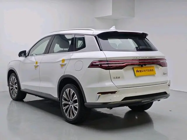 BYD Song Pro DM DM 1.5T four-wheel drive performance version flagship model