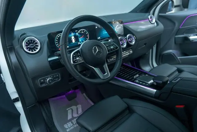 Mercedes-Benz Mercedes-Benz GLA GLA 220