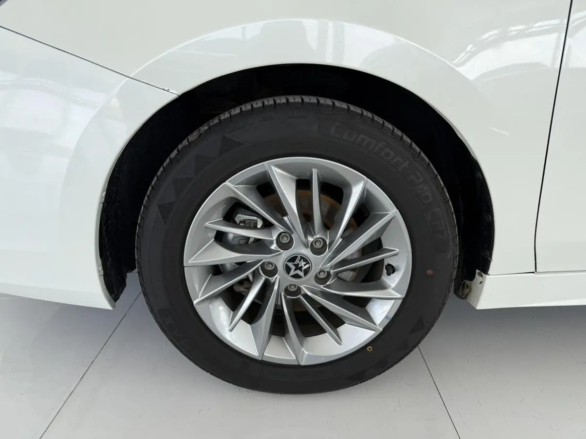 Venucia Qichen D60 PLUS 1.6L XL CVT Yue Ling Edition