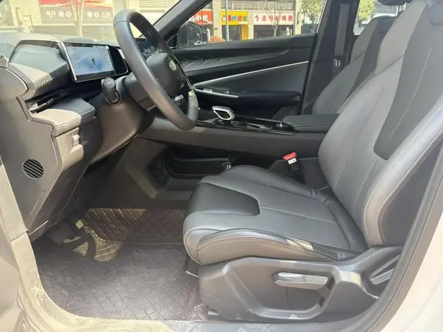 Geely Boyue 1.5TD Longteng Edition