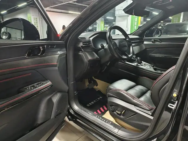 LYNK & CO Lynk 05 2.0TD four-wheel drive Halo