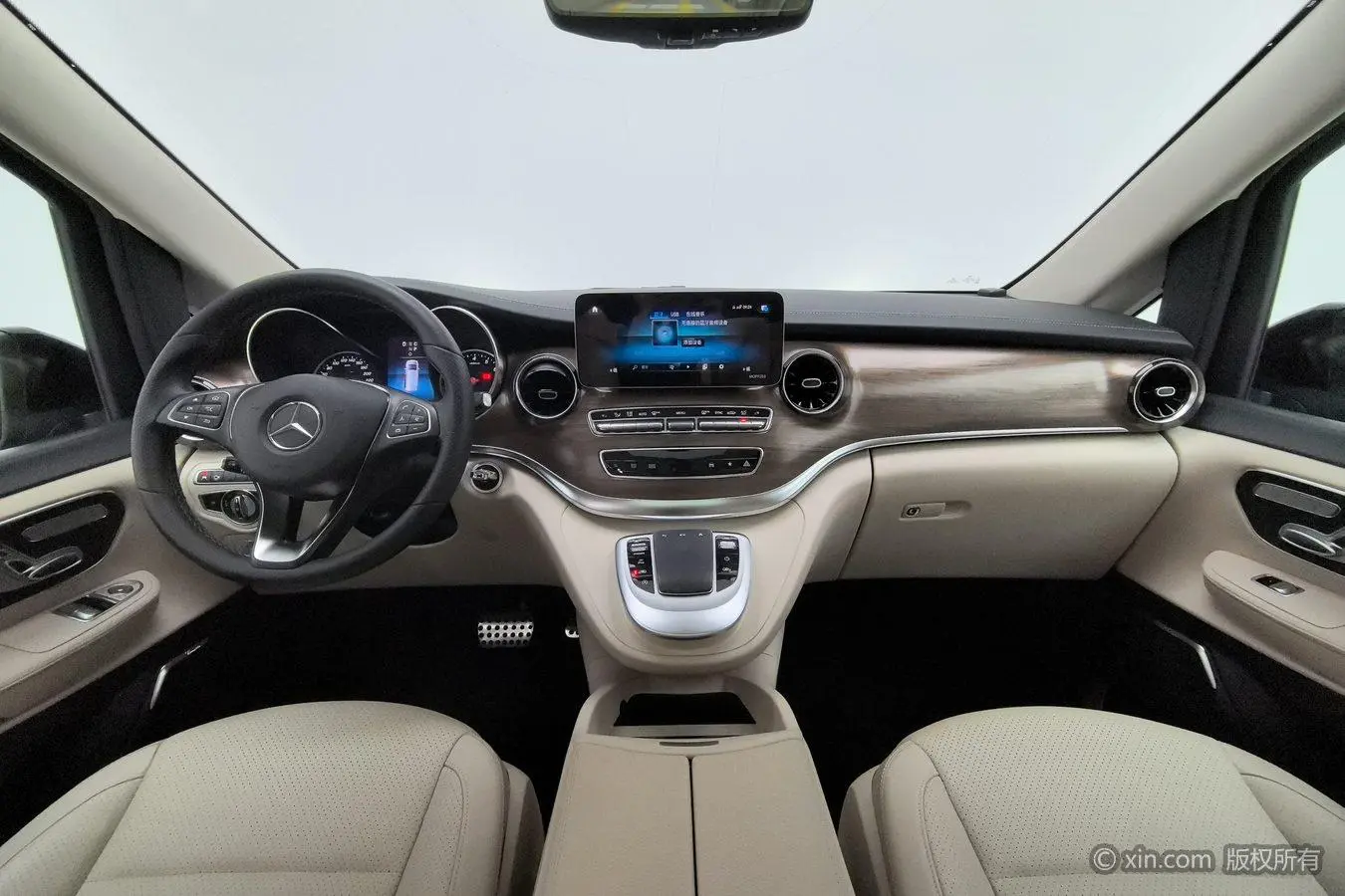 Mercedes-Benz Mercedes-Benz V-class V 260 L Long wheelbase Deluxe Edition