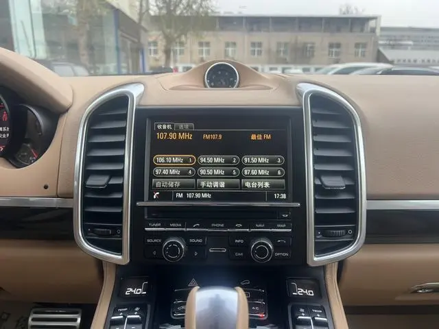 Porsche Cayenne Cayenne Platinum Edition 3.0T