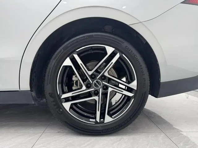 Roewe Roewe D7 DMH 125 Ultimate Edition
