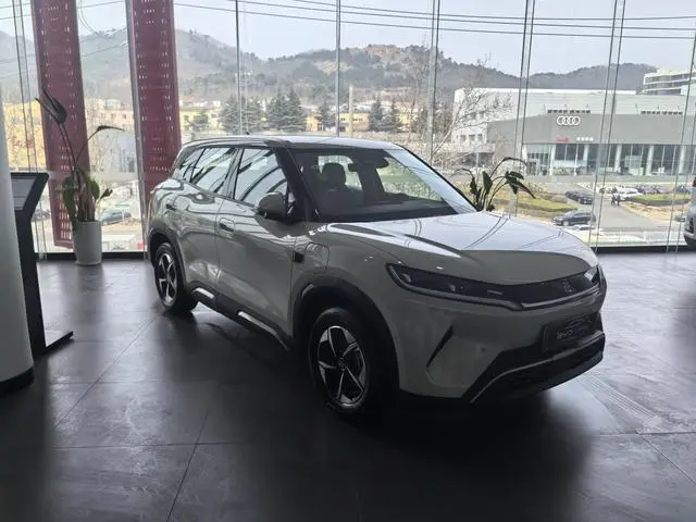 BYD Yuan UP Smart driving version 401KM leading type