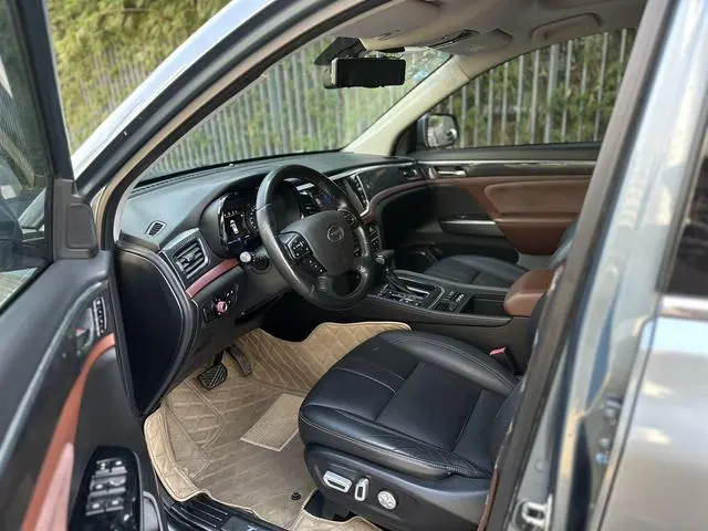GAC Trumpchi GS8 320T two-wheel drive luxury Zhilian Edition 7 seats