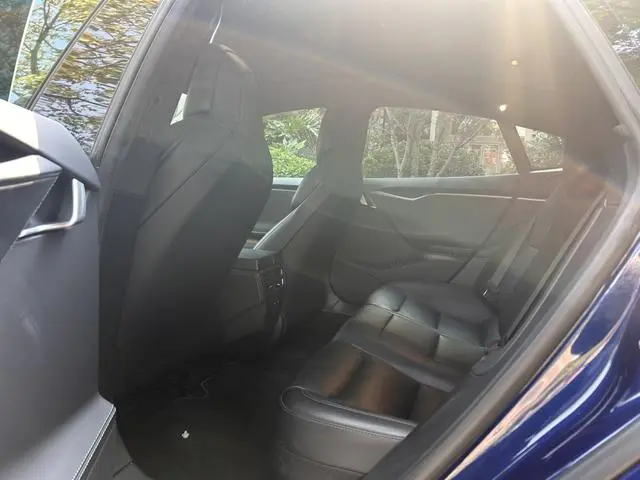 Tesla Model S 75D Standard battery life version