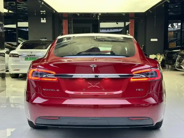 Tesla Model S 75D Standard battery life version