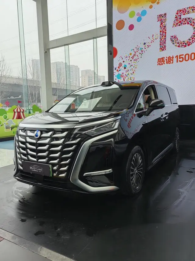 Denza Denza D9 DM Smart driving version 1020 four-wheel drive flagship model