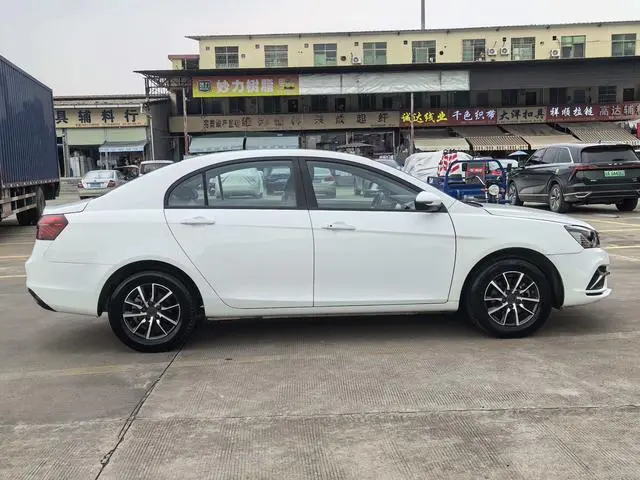 Geely Emgrand Leading version 1.5L CVT luxury Country VI