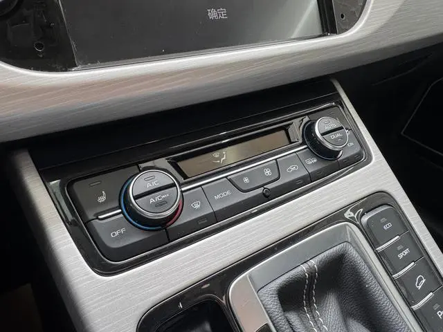 Geely Boyue 1.8TD automatic two-wheel drive intelligent 4G connected version
