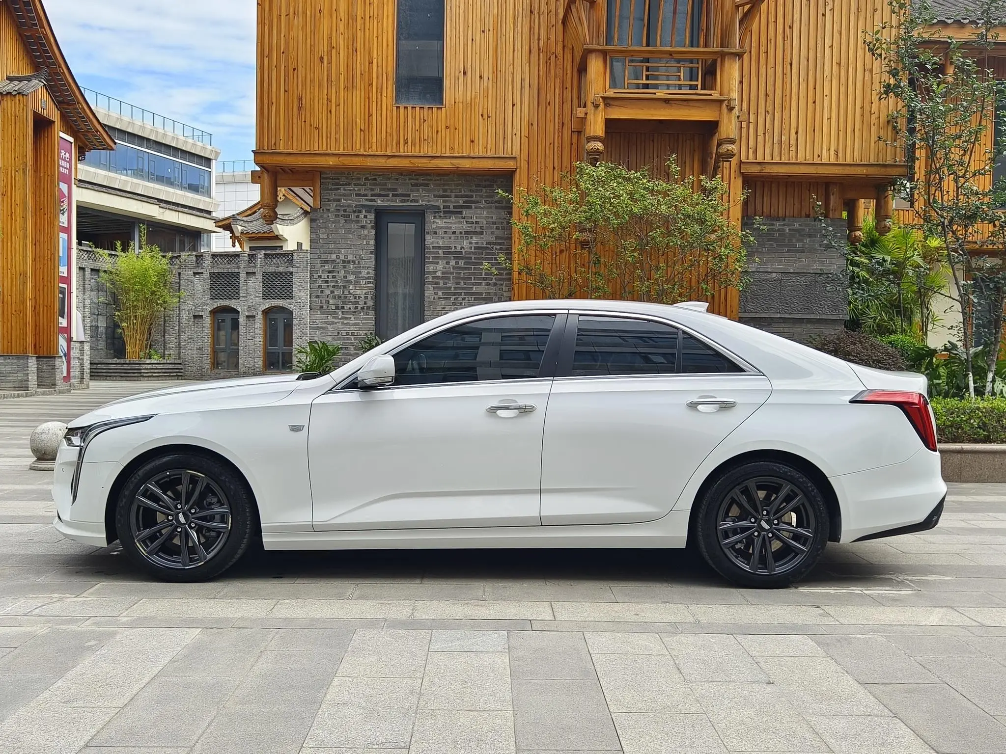 Cadillac Cadillac CT4 28T luxury