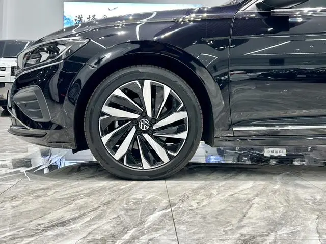 Volkswagen Passat Outstanding 330TSI Elite Edition