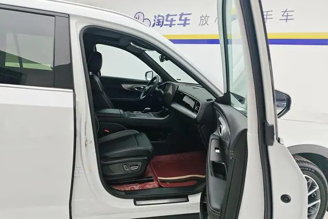 GAC Trumpchi GS8 Pilot Series 2.0 TGDI two-wheel drive 5-seater Deluxe Edition