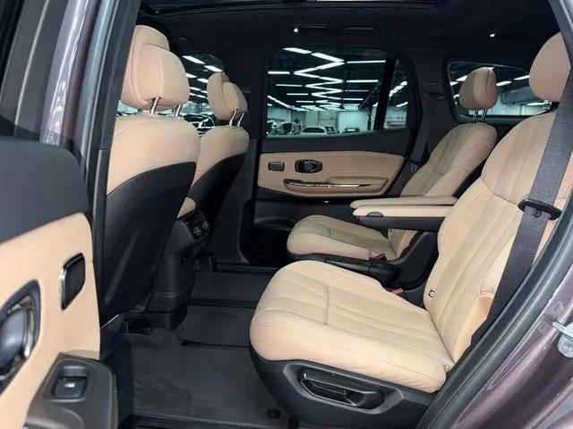 NIO NIO ES8 580KM signature version six seats