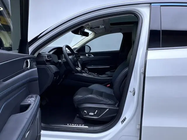 LYNK & CO Lynk 05 2.0TD two-wheel drive Halo