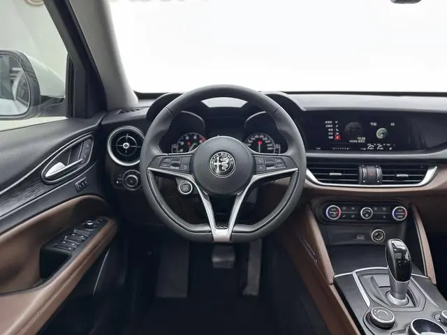 Alfa Romeo Stelvio 2.0T 200HP Elite Edition