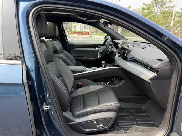 Geely Xingrui 2.0T only this cyan version