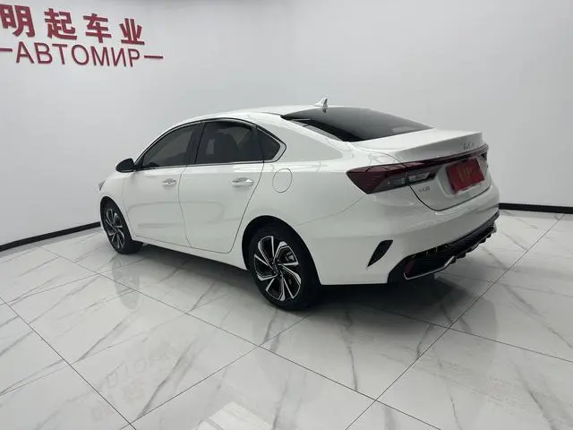 Kia Kia K3 1.5L IVT Premium Edition