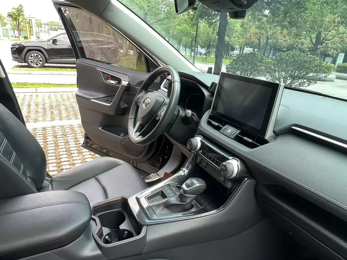 TOYOTA RAV4 Rongfang 2.0L CVT two-wheel drive fashion Plus version