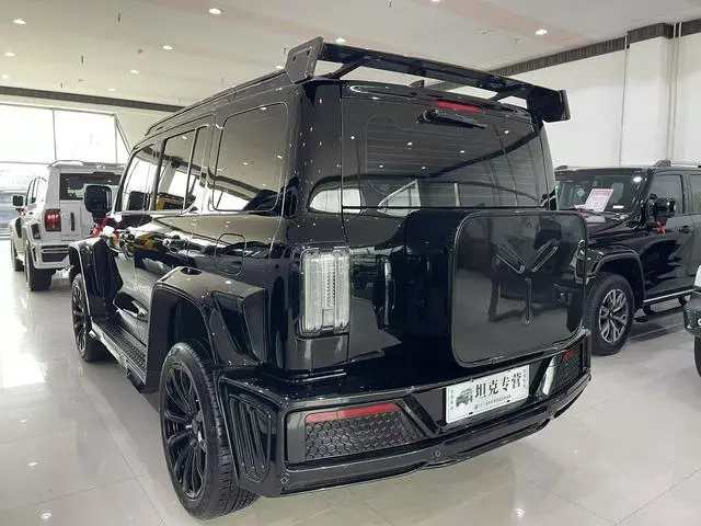 Tank Cyber Tank 300 2.0T Cyber Knight