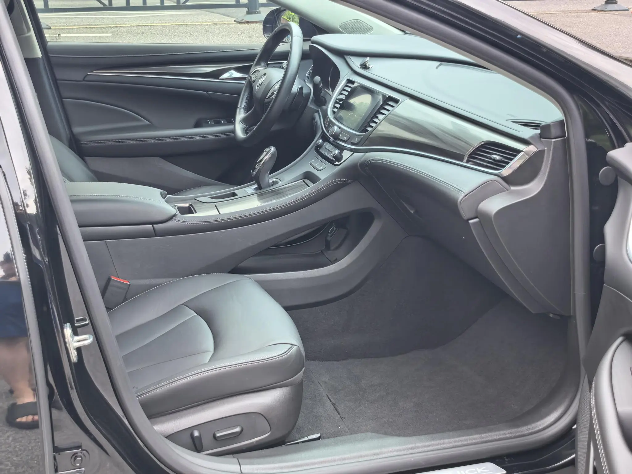 Buick Lacrosse 652T luxury