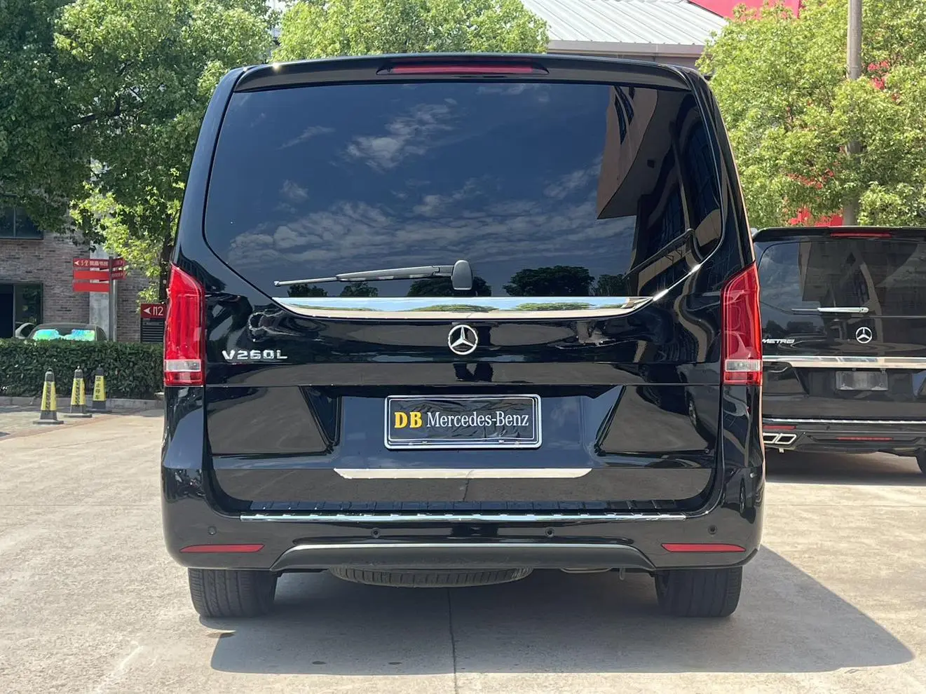 Mercedes-Benz Mercedes-Benz V-class V 260 L Long wheelbase Deluxe Edition