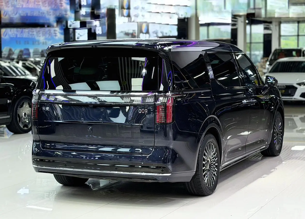 ZEEKR ZEEKR 009 Six-seater executive edition four-wheel drive 108kWh