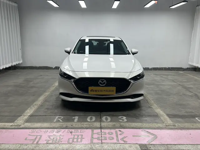 Mazda Mazda 3 Angkesaila 2.0L automatic quality dazzling version