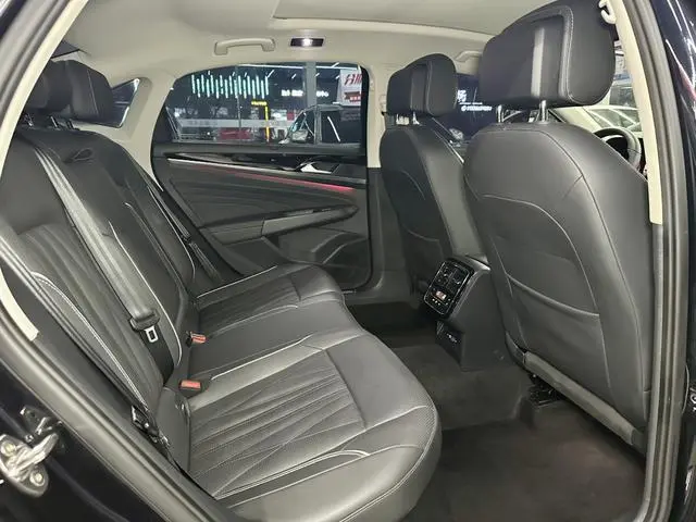 Volkswagen Passat 330TSI Starry Sky Deluxe Edition