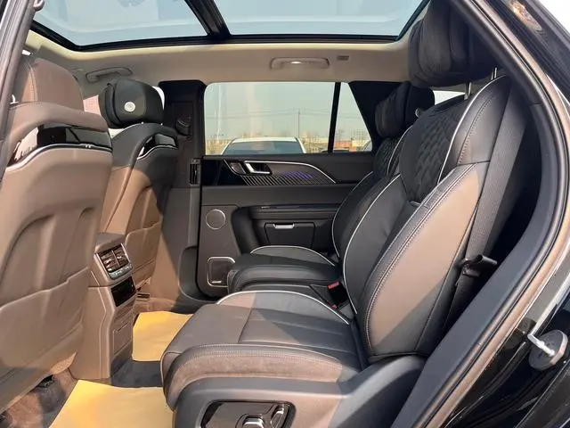 Hongqi Hongqi E-HS9 660km Qichang version six seats
