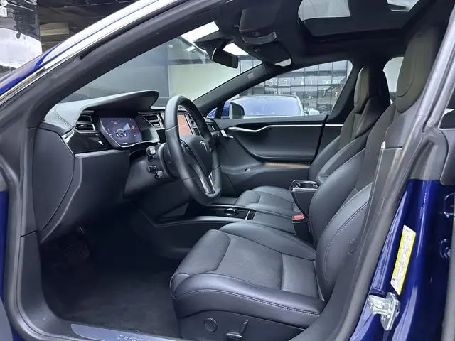 Tesla Model S 75D Standard battery life version