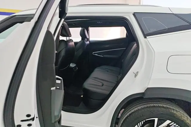 Geely Boyue 1.5TD Zhilian+