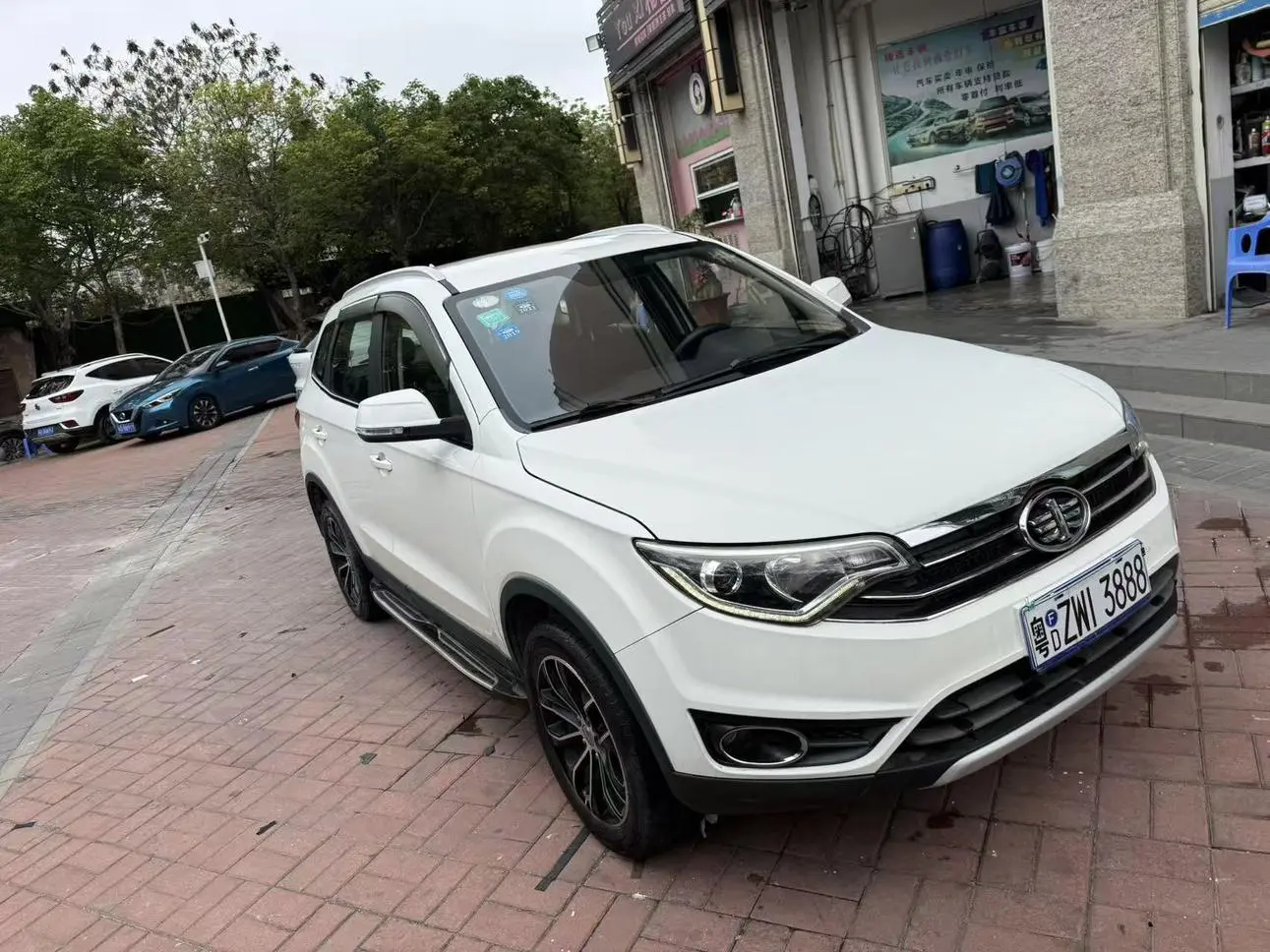FAW Xenia R7 1.6L manual luxury type