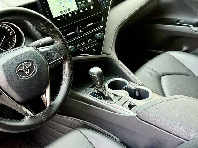 TOYOTA Camry 2.0G Deluxe Edition