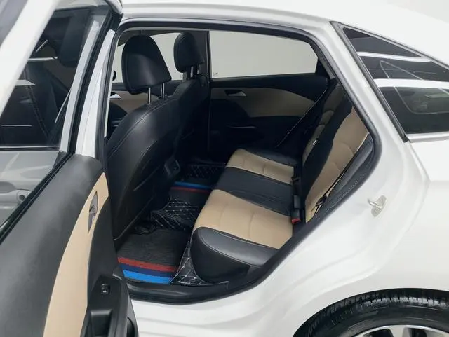 Chevrolet Cruze 320 automatic Enjoy Skylight version