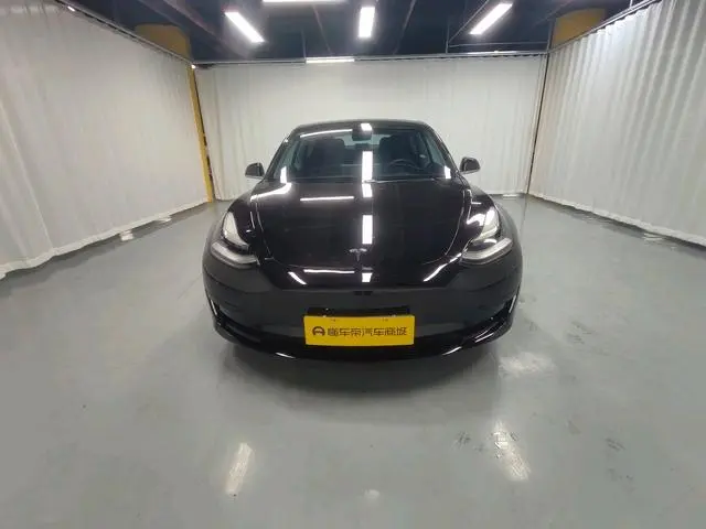 Tesla Model 3 Upgraded version of standard battery life rear drive