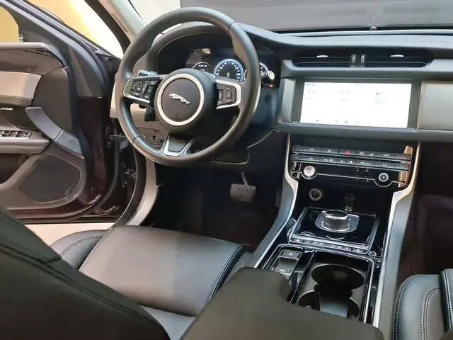 Jaguar Jaguar XFL 2.0T P200 two-wheel drive Elite Edition