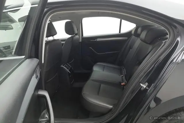 Skoda Speed pie ZI280 DSG Standard Edition Country V