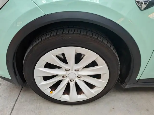 Tesla Model X 90D