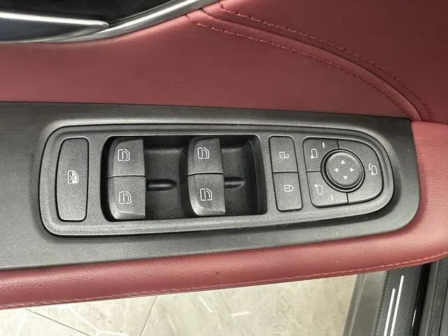 Chery Jetour Jietu X70 PLUS 1.5T DCT Brave PLUS 5 seats