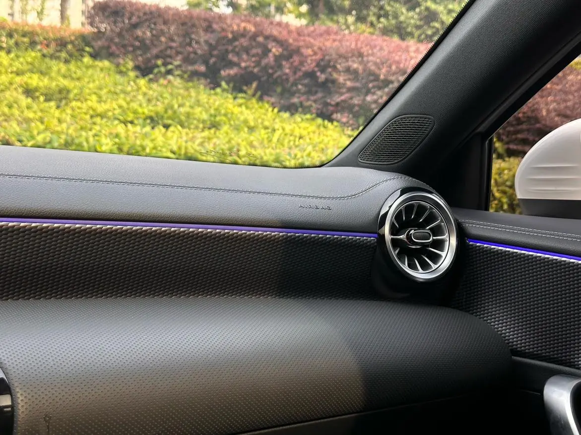 Mercedes-Benz Mercedes-Benz A-class A 200 L sports sedan fashion Version