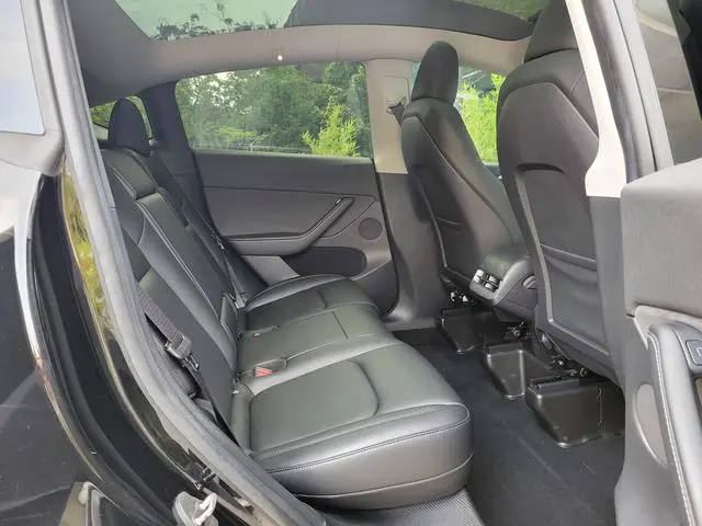 Tesla Model Y Facelifted rear-wheel drive version