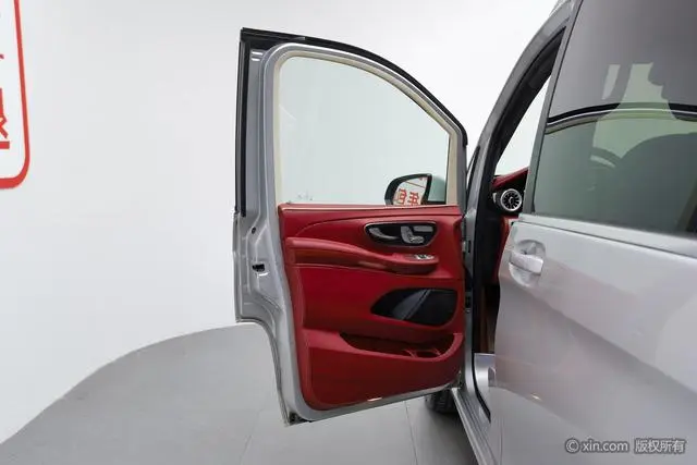 Mercedes-Benz Mercedes-Benz V-class V 260 L Premium Extended Version