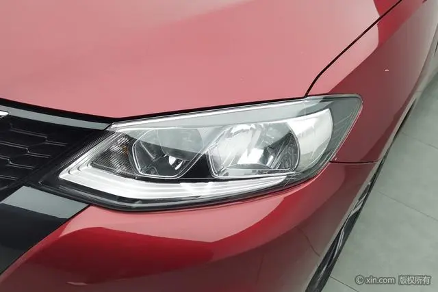 Nissan TIIDA 1.6L CVT Smart Travel Edition