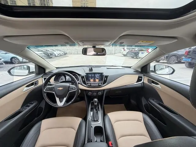 Chevrolet Cruze 320 automatic Enjoy Skylight version