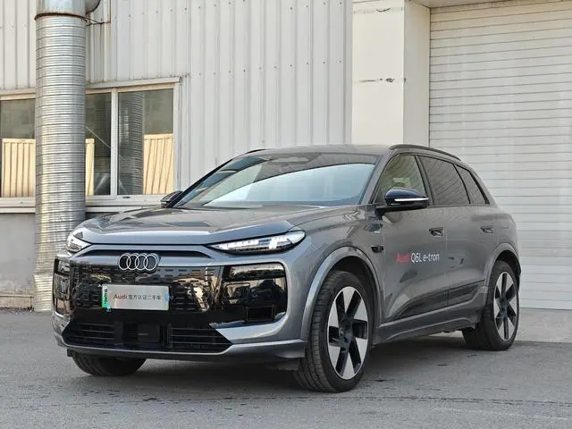 Audi Audi Q6L e-tron First pilot version